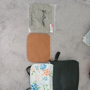 Women's thirty one purse